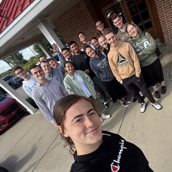 Meet your Posher, Lauren - Picture 7 of 12